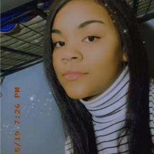 Meet your Posher, Alexia